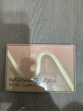 Natasha Denona Retro Glam Palette - Pink & Gold Trim PLEASE READ